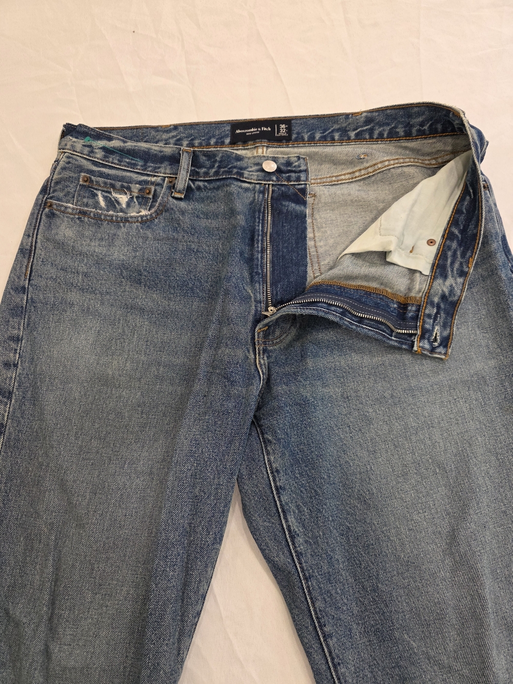 Abercrombie & Fitch Blue Straight Fit Blue Stone Wash Jeans Men W36 L32 - Picture 3 of 10